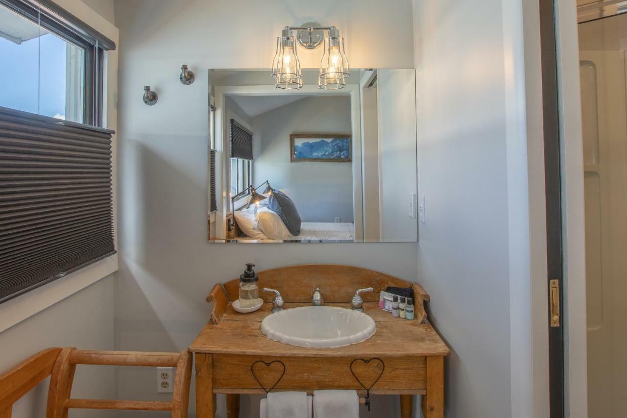 Purple Mountain Bed & Breakfast & Spa 마운트크레스티드부트 외부 사진