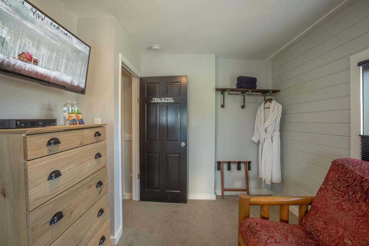 Purple Mountain Bed & Breakfast & Spa 마운트크레스티드부트 외부 사진