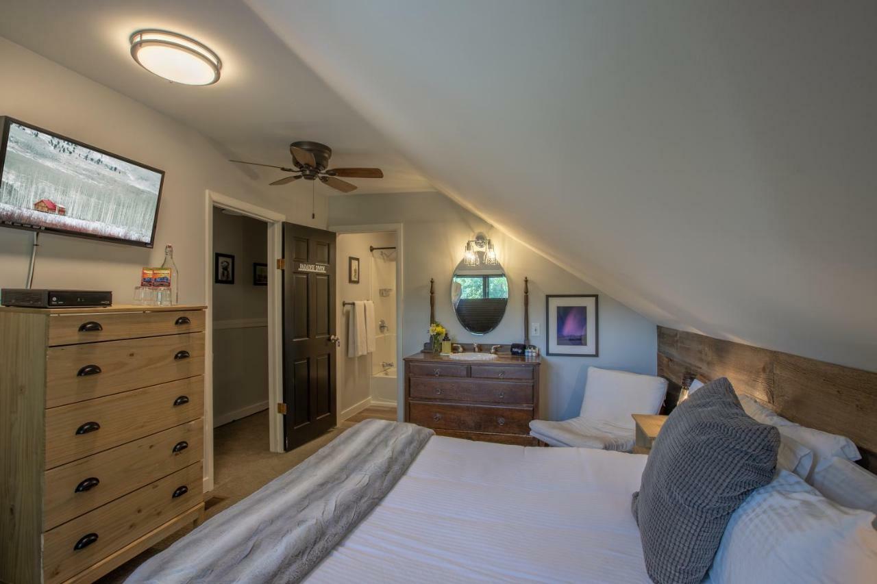 Purple Mountain Bed & Breakfast & Spa 마운트크레스티드부트 외부 사진